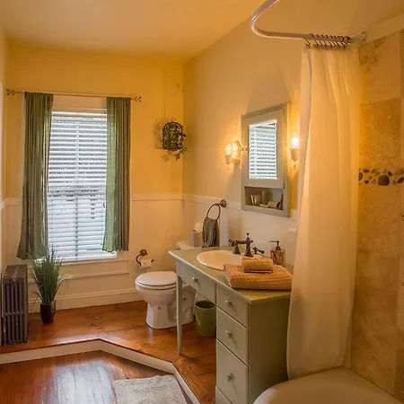 Snow Goose Bed And Breakfast-3